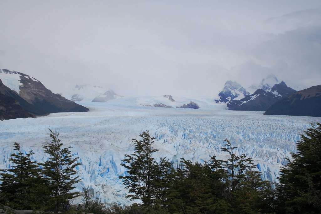 18-The point were the glacier blocks the Canal de los Témpanos.jpg - The point were the glacier blocks the Canal de los Témpanos